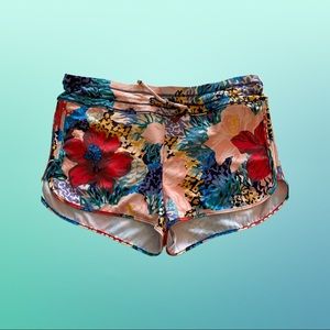 Athleta NWT Surge Printed Short size L